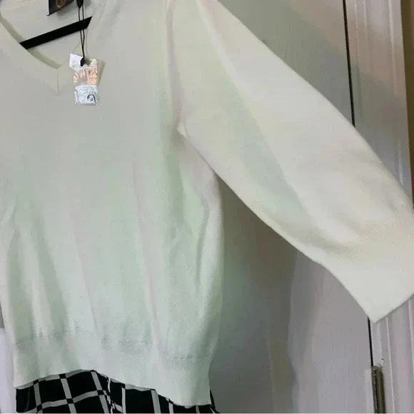 NWT Vecceli Italy White V Neck Layered Faux Checkered Shirt Hem Sweater, size S - Picture 4 of 8